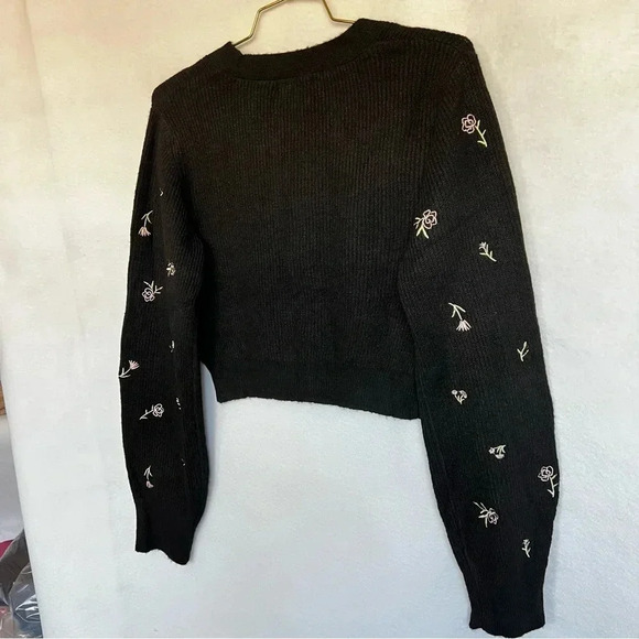 Cardigan Sweater Embroidery Floral Black Multi Color Balloon Sleeve Cropped - Picture 6 of 9